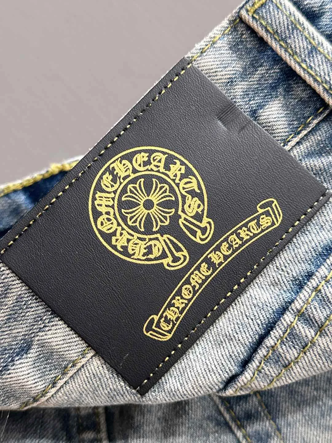 🅿️400 Croixin 2025 new summer loose jeans straight trousers, the trend in the trend! Many fashion bloggers control the upper body. The water is woven from imported Japanese Denim plain cotton denim fabric. It has three standards, is soft, delicate, comfortable and breathable. The color has a modern and fashionable vicissitudes. The upper body is versatile and fashionable! Light luxury, a must-have item for daily commuting! Code number: 28-38 (please state your height and weight when placing an order)
